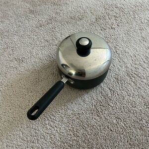 Meyer Circulon 1.9 L/ 2 Qt Saucepan Butter Gravy Pot & Lid